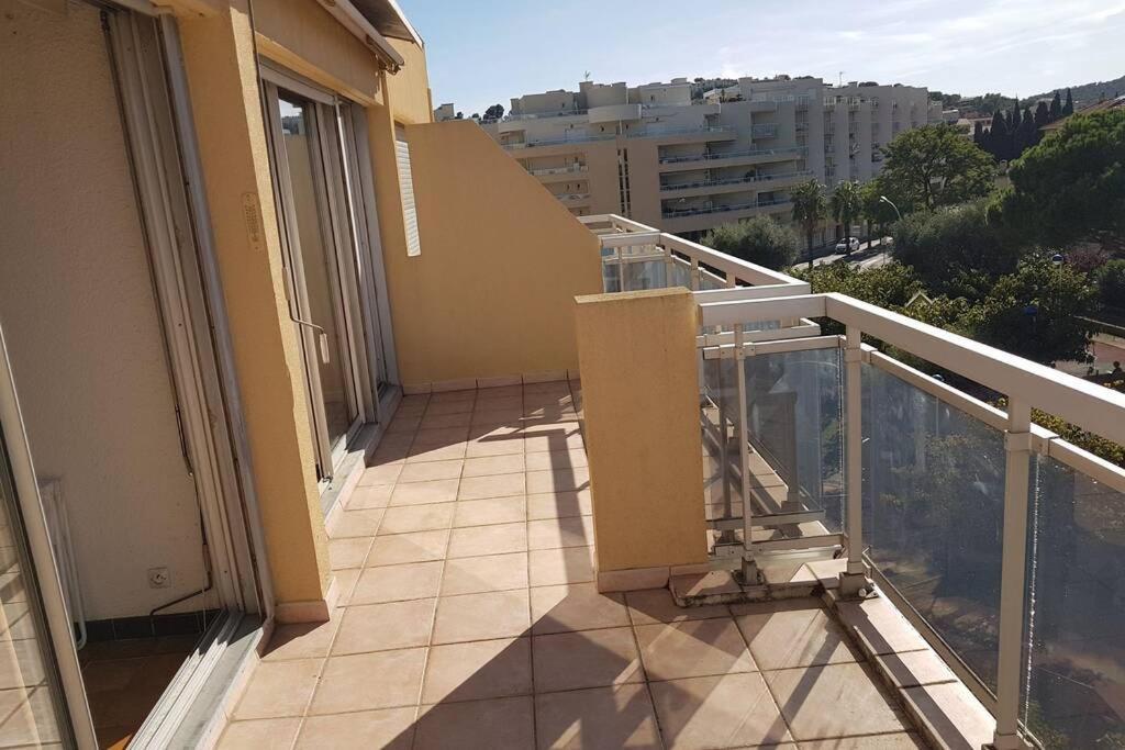 Appartement Deux Pieces , Climatise, Terrase, Cavalaire Kültér fotó